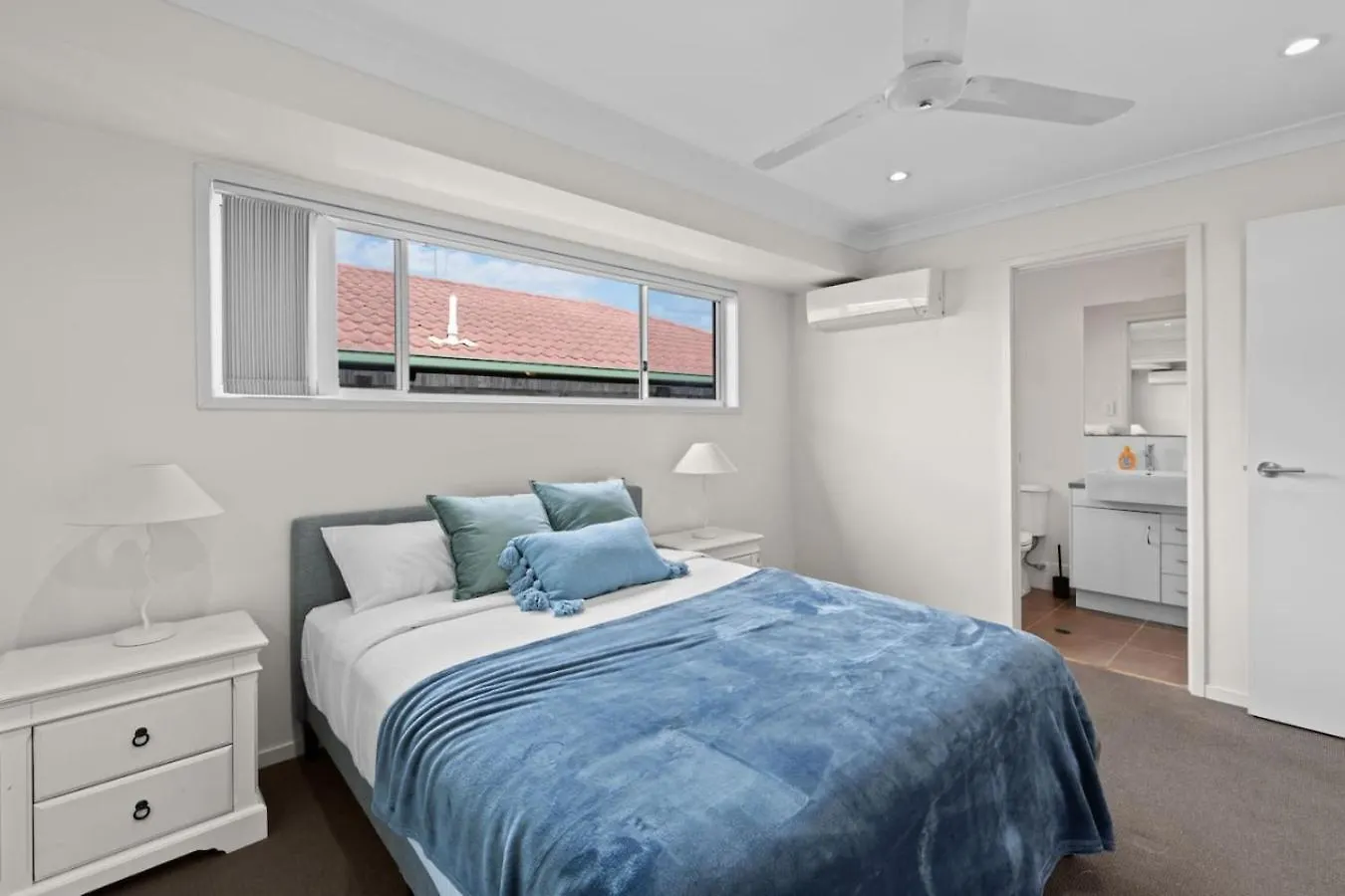 Nyaraló Charming 4Bedroom Home Near Train Station And Beaches Brisbane