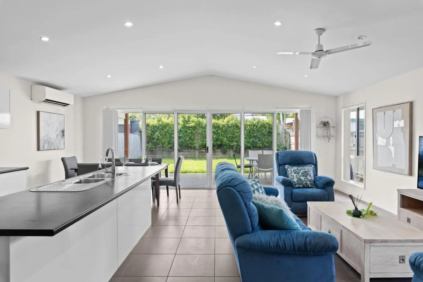 Charming 4Bedroom Home Near Train Station And Beaches Brisbane Ausztrália